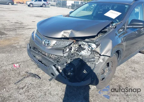 2015 Toyota Rav4 Le z USA, uszkodzony, nr VIN JTMBFREV1FD158154